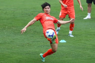 Tái xuất tuyển Việt Nam sau 2 năm, Công Phượng háo hức chờ đấu Malaysia