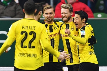 Vắng Aubameyang, Dortmund chật vật vượt qua 10 người của Bremen