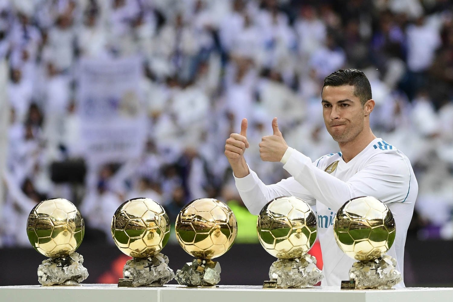 Cristiano Ronaldo: Cầu thủ vĩ đại nhất trong hệ quy chiếu số phận - 15 Cristiano Ronaldo: Cầu thủ vĩ đại nhất trong hệ quy chiếu số phận - 15
