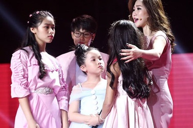 Ca sĩ Hương Tràm xin lỗi vì đã gây áp lực cho học trò