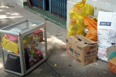 Truy tìm kẻ hắt axit làm chết thiếu phụ bán vé số