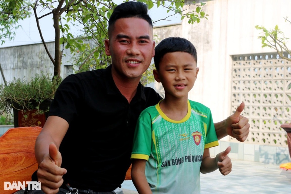 Cậu bé ở Hà Tĩnh tâng bóng hơn 2.800 lần khiến David Beckham kinh ngạc - 1 Cậu bé ở Hà Tĩnh tâng bóng hơn 2.800 lần khiến David Beckham kinh ngạc - 1