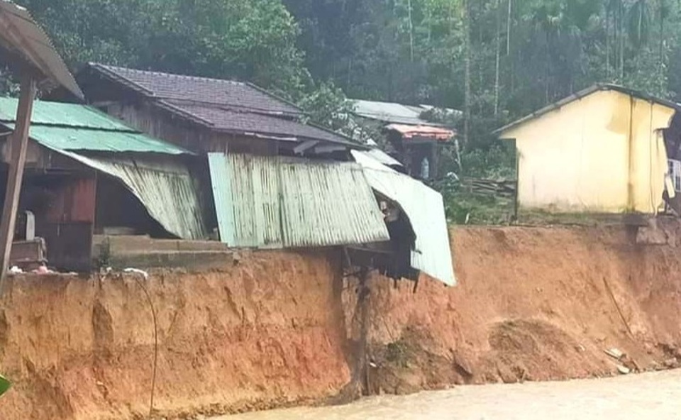 Lũ lớn cuốn trôi 14 nhà dân ở Trà Leng - 1 Lũ lớn cuốn trôi 14 nhà dân ở Trà Leng - 1