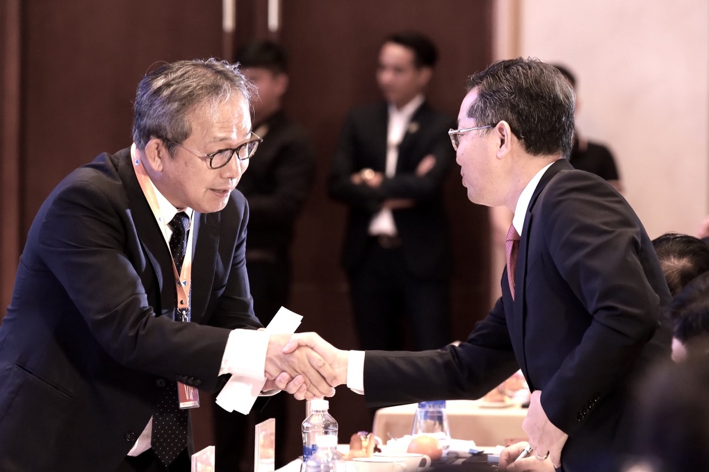 Thủ tướng: Đà Nẵng cần đẩy mạnh cải cách hành chính để thu hút đầu tư - 2 Thủ tướng: Đà Nẵng cần đẩy mạnh cải cách hành chính để thu hút đầu tư - 2