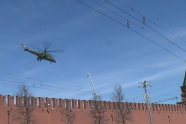 Trực thăng Mi-35MS bí mật của Nga cất cánh từ Điện Kremlin