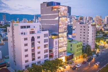 Thương hiệu Đất Xanh Miền Trung sẽ ra sao khi đổi tên thành Regal Group?