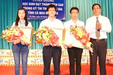 Cà Mau tuyên dương học sinh đạt thành tích cao trong kỳ thi THPT quốc gia 2016