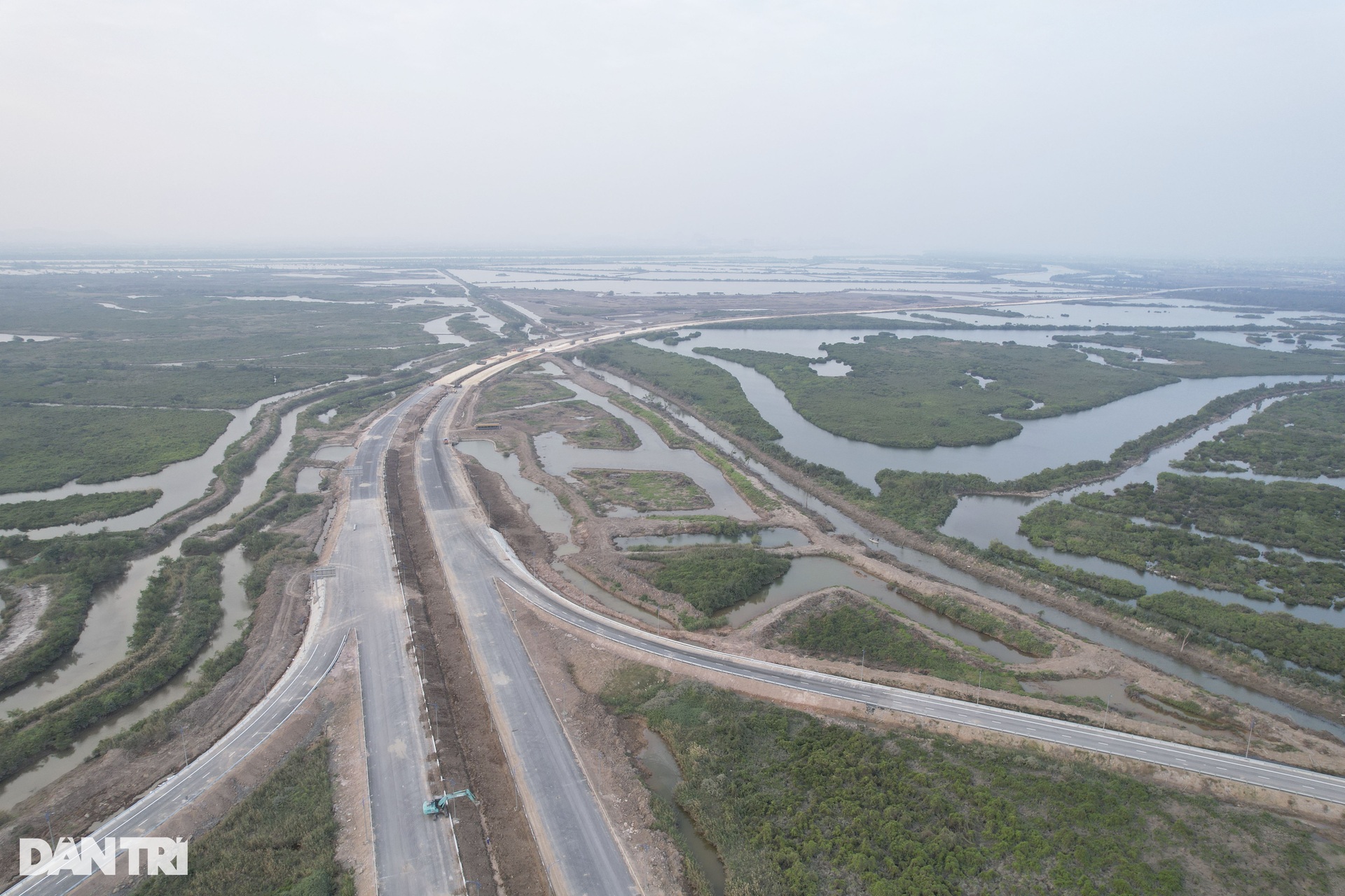 Nút giao thông lớn nhất tỉnh Quảng Ninh sắp về đích - 3