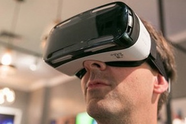 Samsung trình làng kính thực tế ảo Gear VR