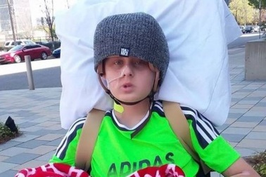 Cậu bé bất ngờ tỉnh lại trước khi ngắt thiết bị duy trì sự sống