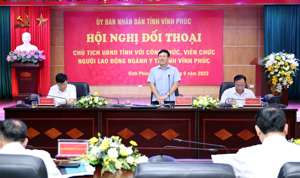 Chủ tịch Vĩnh Phúc đối thoại với cán bộ ngành y - 1 Chủ tịch Vĩnh Phúc đối thoại với cán bộ ngành y - 1