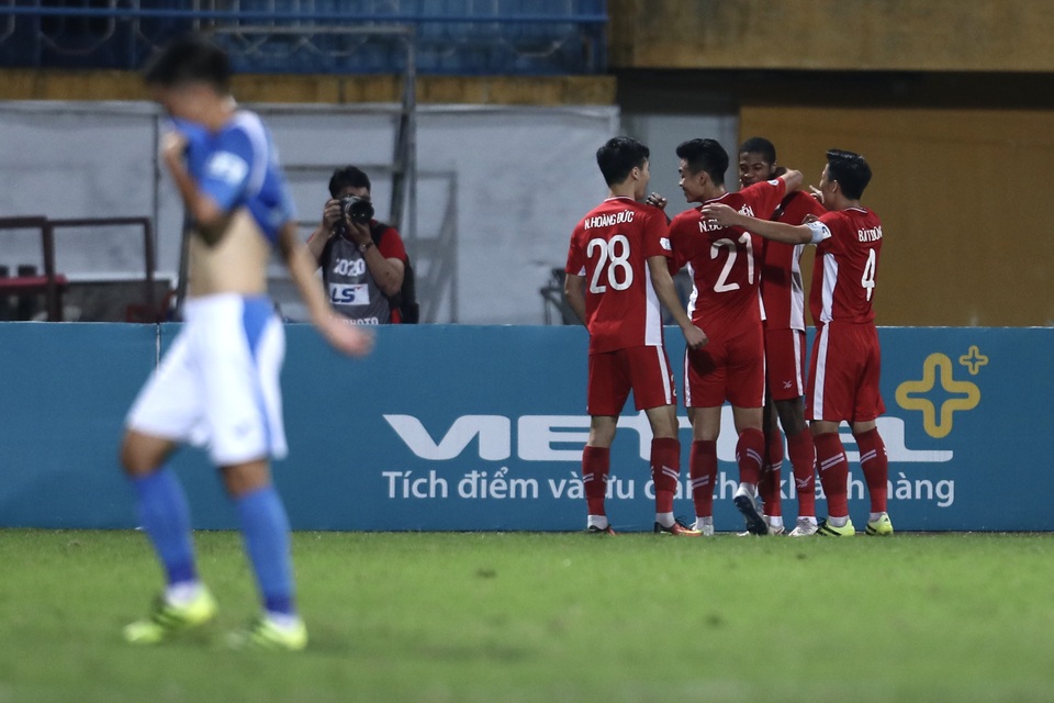 Thắng nhẹ Than Quảng Ninh, CLB Viettel tiến dần ngôi vô địch - 1 Thắng nhẹ Than Quảng Ninh, CLB Viettel tiến dần ngôi vô địch - 1