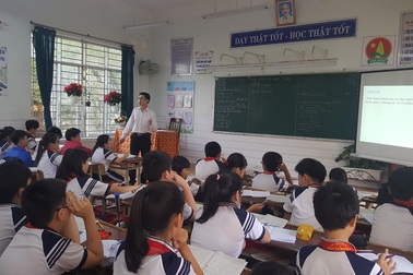 Quảng Ngãi: Sẽ đề nghị kho bạc cho thanh toán lương đối với giáo viên hợp đồng