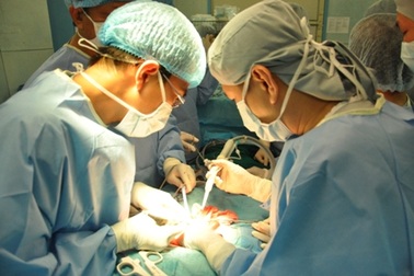 Tách thành công hai bé gái song sinh dính liền nhau