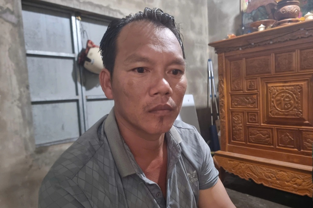 Người hùng vượt sóng dữ, cứu 7 ngư dân gặp nạn trên biển - 2 Người hùng vượt sóng dữ, cứu 7 ngư dân gặp nạn trên biển - 2
