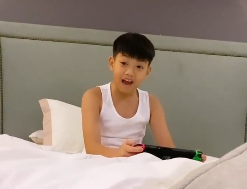 Hồ Ngọc Hà chia sẻ hành trình trưởng thành của con trai Subeo - 9 Hồ Ngọc Hà chia sẻ hành trình trưởng thành của con trai Subeo - 9