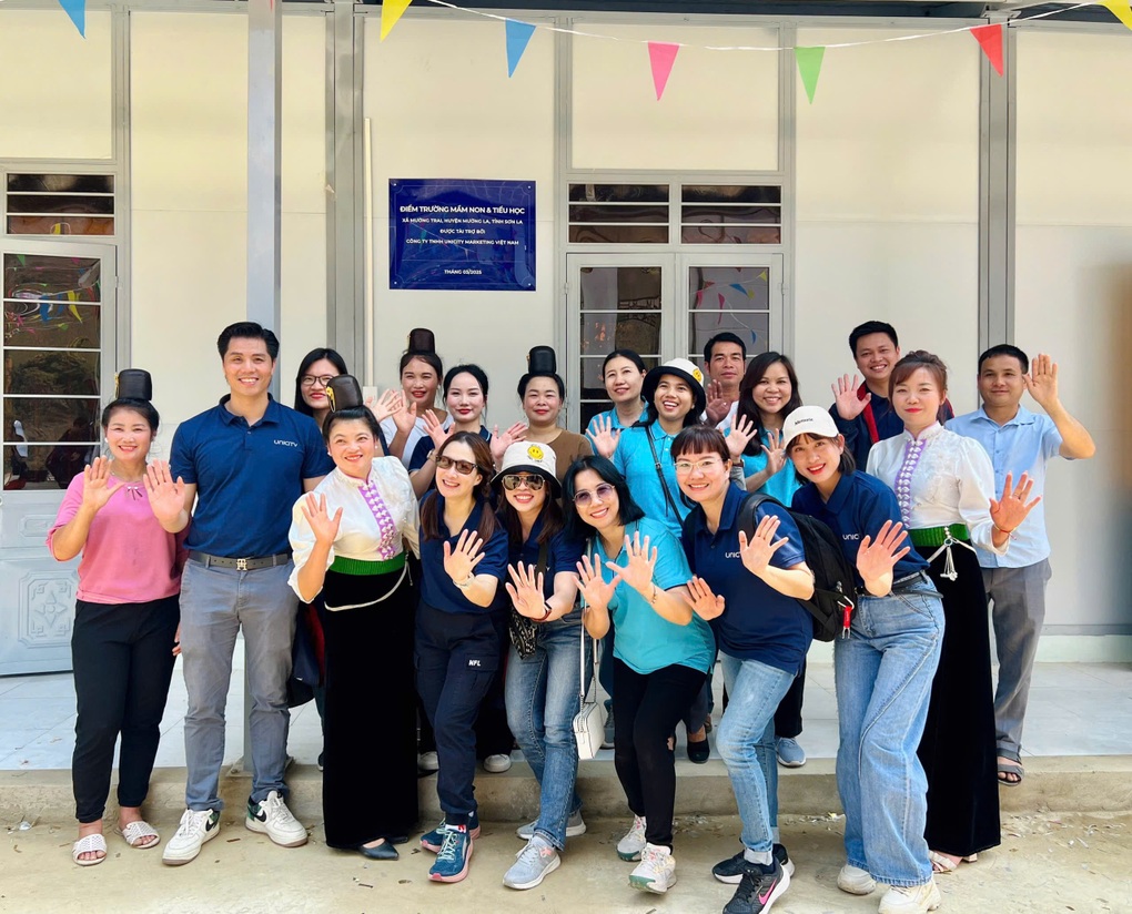 Khánh thành điểm trường tại Sơn La do Unicity Marketing Việt Nam tài trợ - 4 Khánh thành điểm trường tại Sơn La do Unicity Marketing Việt Nam tài trợ - 4