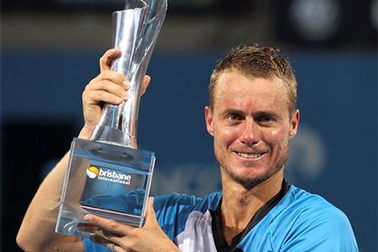 Hạ Federer, Hewitt gây sốc với ngôi vô địch Brisbane