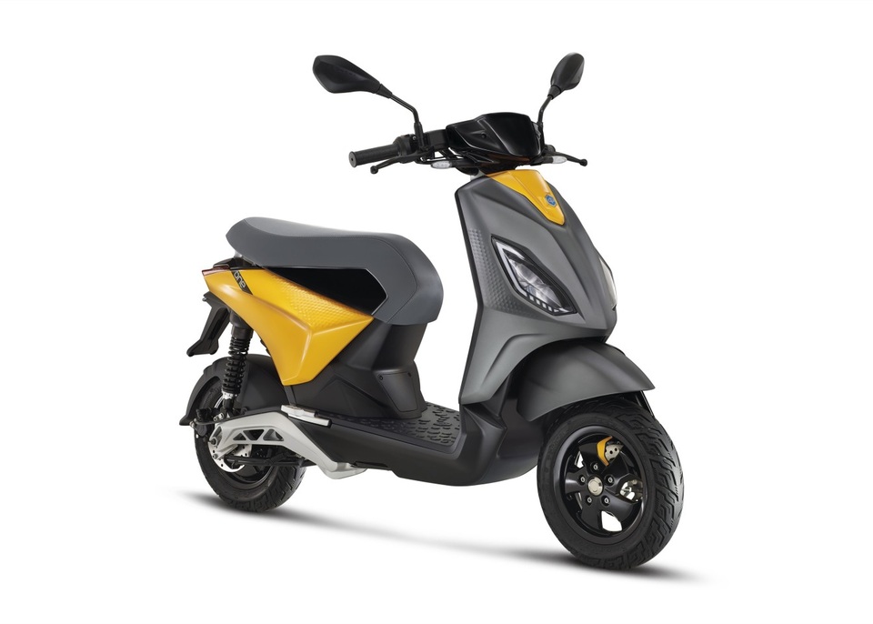Hé lộ hình ảnh xe máy điện Piaggio One - 1 Hé lộ hình ảnh xe máy điện Piaggio One - 1