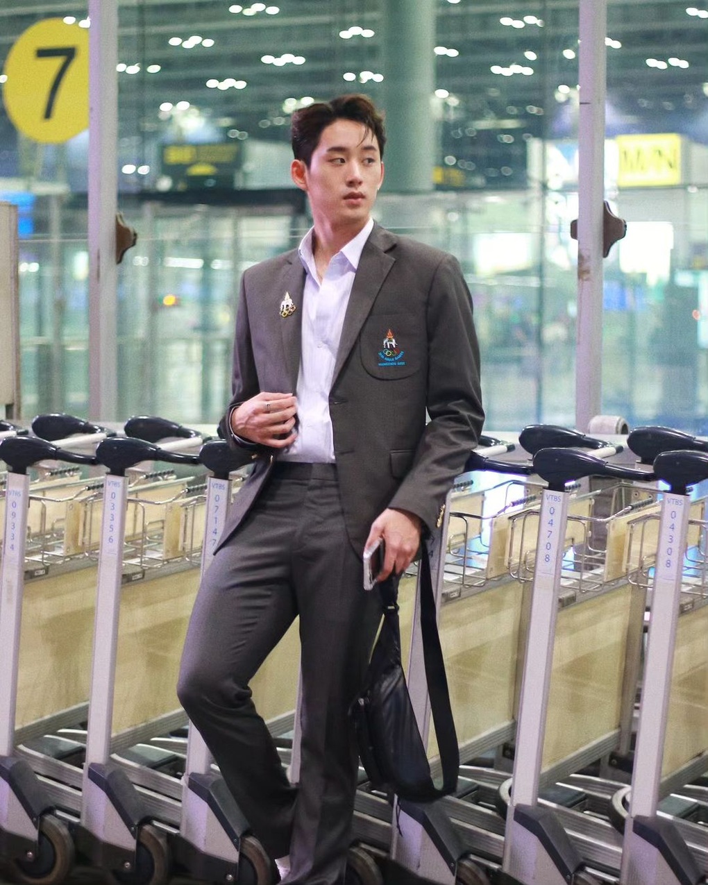 VĐV bơi lội Thái Lan gây sốt với cơ bụng 6 múi ở Asiad 19 - 4