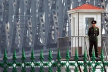 Lo Mỹ tấn công Triều Tiên, Trung Quốc tăng cường lực lượng ở biên giới