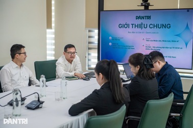 "Coi những cán bộ báo chí Lào như người nhà, sẵn sàng hỗ trợ mức cao nhất"