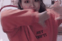 Chuyện cảm động phía sau việc vợ nhảy nhót trước giường của chồng bị liệt