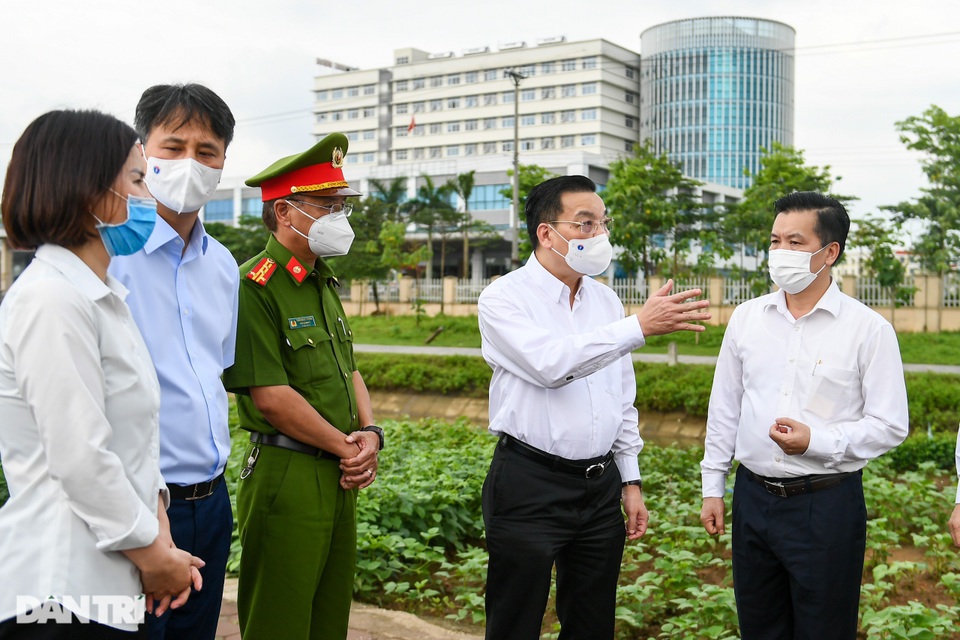 Phong tỏa Bệnh viện Bệnh Nhiệt đới Trung ương cơ sở Đông Anh - 1 Phong tỏa Bệnh viện Bệnh Nhiệt đới Trung ương cơ sở Đông Anh - 1