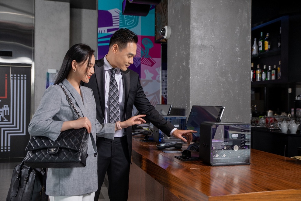 ROX Group được vinh danh Top 20 nhãn hiệu nổi tiếng Việt Nam 2024 - 2 ROX Group được vinh danh Top 20 nhãn hiệu nổi tiếng Việt Nam 2024 - 2