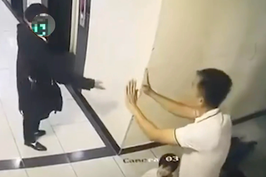 Xác minh thông tin thanh niên đánh bé trai 9 tuổi trong chung cư ở Hà Nội