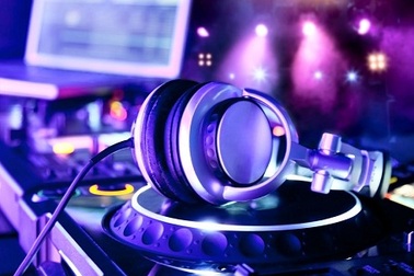 DJ 3 tuổi gây sốt vòng bán kết cuộc thi Tìm kiếm Tài năng