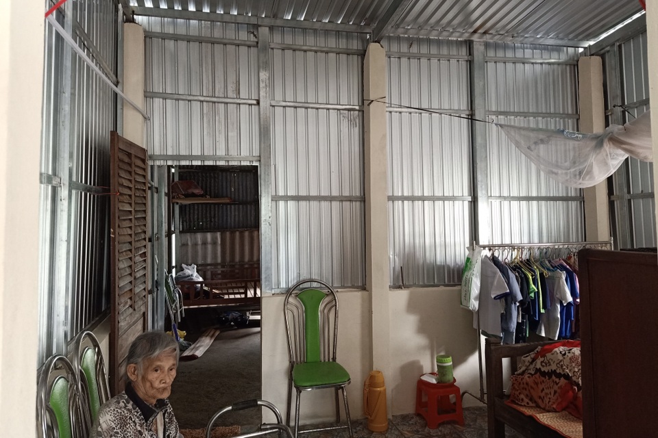 Trao tặng Ngôi nhà nhân ái do bạn đọc Dân trí chung tay xây dựng - 3 Trao tặng Ngôi nhà nhân ái do bạn đọc Dân trí chung tay xây dựng - 3