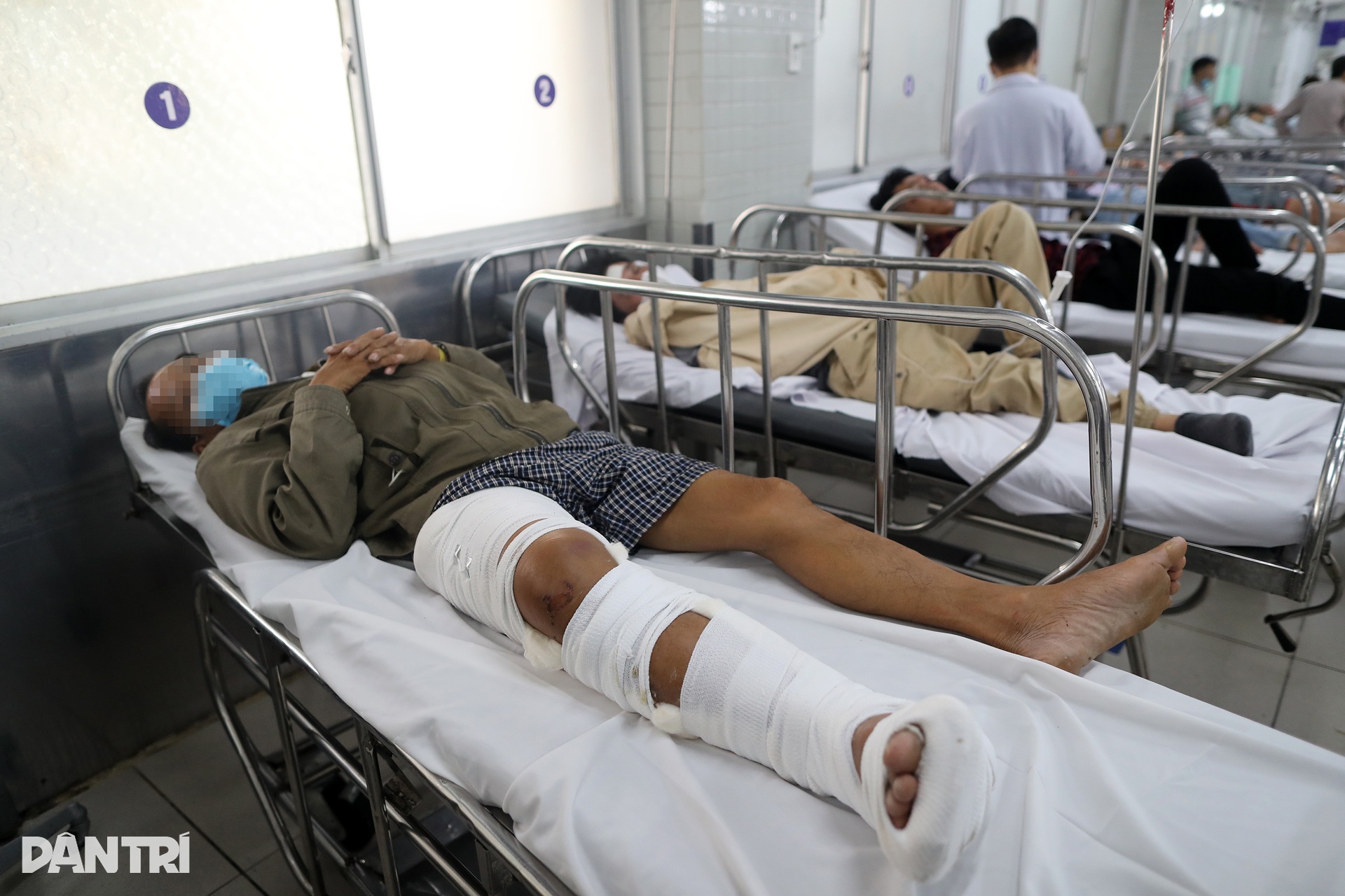 Nước mắt người đàn ông lâm nạn khi sắp về với vợ con: Tôi mất Tết rồi - 2 Nước mắt người đàn ông lâm nạn khi sắp về với vợ con: Tôi mất Tết rồi - 2
