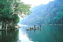 100 năm nữa, hồ Ba Bể sẽ thành... sân bóng?