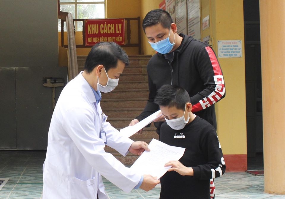 Thêm 12 người khỏi bệnh Covid-19, chuyển cách ly ở địa phương - 1 Thêm 12 người khỏi bệnh Covid-19, chuyển cách ly ở địa phương - 1