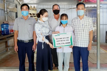 Bạn đọc Dân trí giúp đỡ nữ sinh chăn bò thuê viết tiếp ước mơ đại học