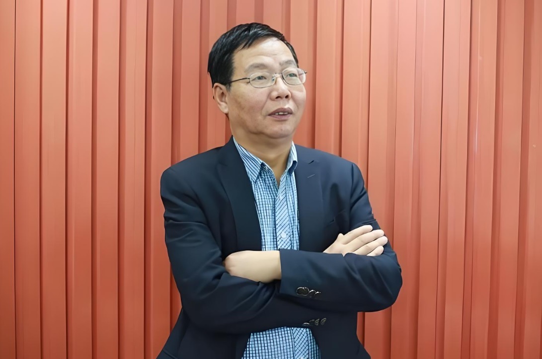 Đồ tể Bắc Đại: Chàng sinh viên văn khoa bán thịt lợn, trở thành tỷ phú - 1 Đồ tể Bắc Đại: Chàng sinh viên văn khoa bán thịt lợn, trở thành tỷ phú - 1