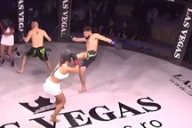 Trận đấu võ thuật tổng hợp kỳ lạ: Võ sĩ nam đánh người mẫu nữ