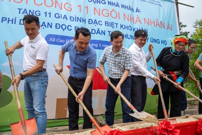 11 mái ấm từ tình yêu thương được dựng trên "nóc nhà Đông Bắc"