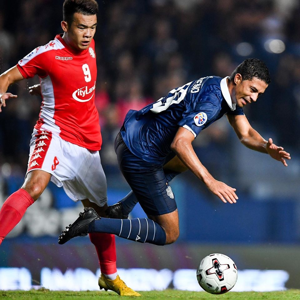 Công Phượng và đồng đội bất lực trong ngày CLB TPHCM thua Buriram United - 4 Công Phượng và đồng đội bất lực trong ngày CLB TPHCM thua Buriram United - 4