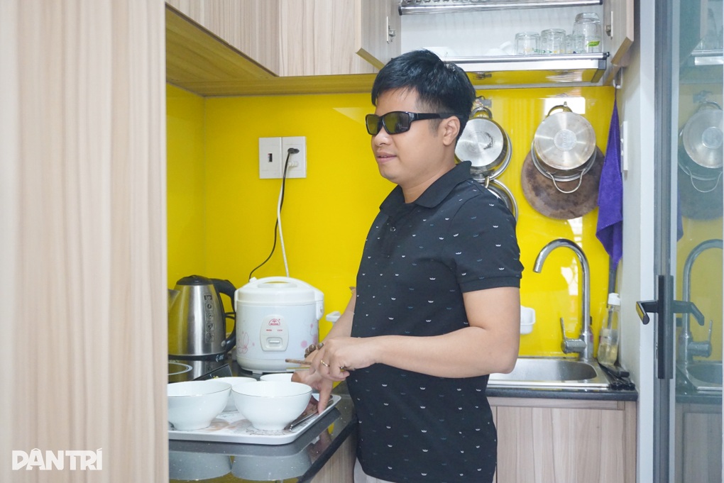 TPHCM: Hôn nhân hạnh phúc của cô gái tí hon cao 1,25m và chồng kém 14 tuổi - 2 TPHCM: Hôn nhân hạnh phúc của cô gái tí hon cao 1,25m và chồng kém 14 tuổi - 2