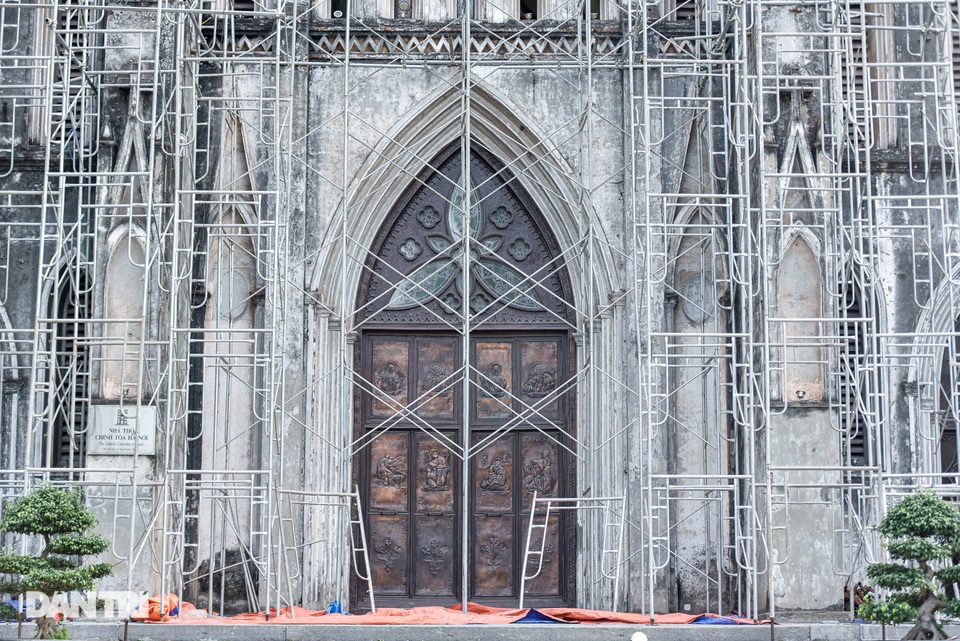 Những hình ảnh cuối cùng của Nhà thờ lớn Hà Nội trước ngày khoác áo mới - 6 Những hình ảnh cuối cùng của Nhà thờ lớn Hà Nội trước ngày khoác áo mới - 6