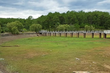 Công viên nước bỏ hoang lên báo Mỹ tiếp tục gây “giật mình” vì hồ nước “biến mất”