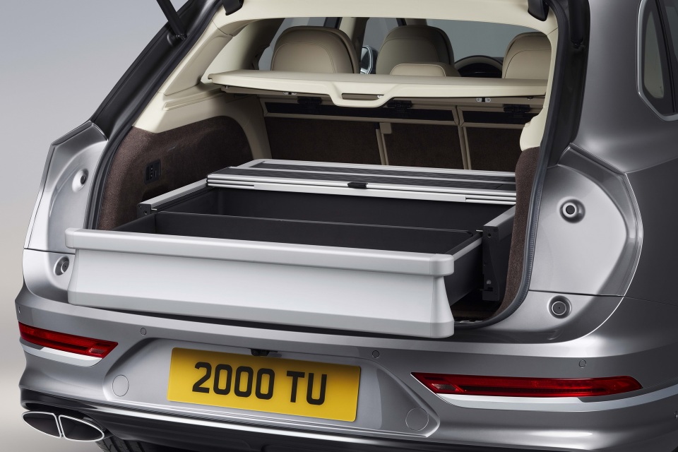 Bentley Bentayga sang chảnh cũng có thể thồ hàng như xe cỏ - 8 Bentley Bentayga sang chảnh cũng có thể thồ hàng như xe cỏ - 8