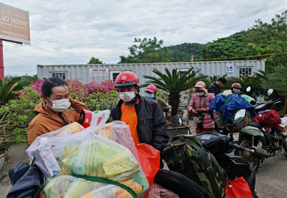 Mỗi người đi xe máy về quê vui lòng nhận một phong bì 500 K - 5 Mỗi người đi xe máy về quê vui lòng nhận một phong bì 500 K - 5