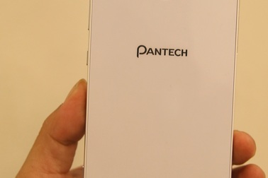 Pantech chính thức tấn công thị trường di động Việt