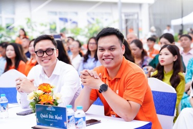 Phó hiệu trưởng Gen Z “khơi trải nghiệm, mở tương lai” tại FPT Schools