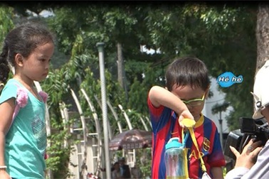 Con nít bây giờ khôn lắm