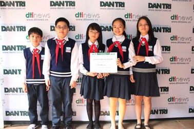 Học sinh Trường THPT Nguyễn Siêu ủng hộ gần 8 triệu đồng xây cầu Quảng Bình