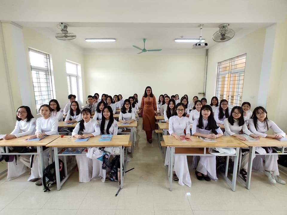 Áo dài học đường - Dấu ấn khó phai trong “Tuần lễ Áo dài” - 2 Áo dài học đường - Dấu ấn khó phai trong “Tuần lễ Áo dài” - 2